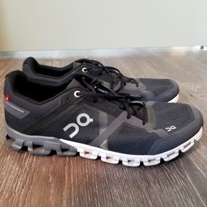 ON Running CloudFlow shoes